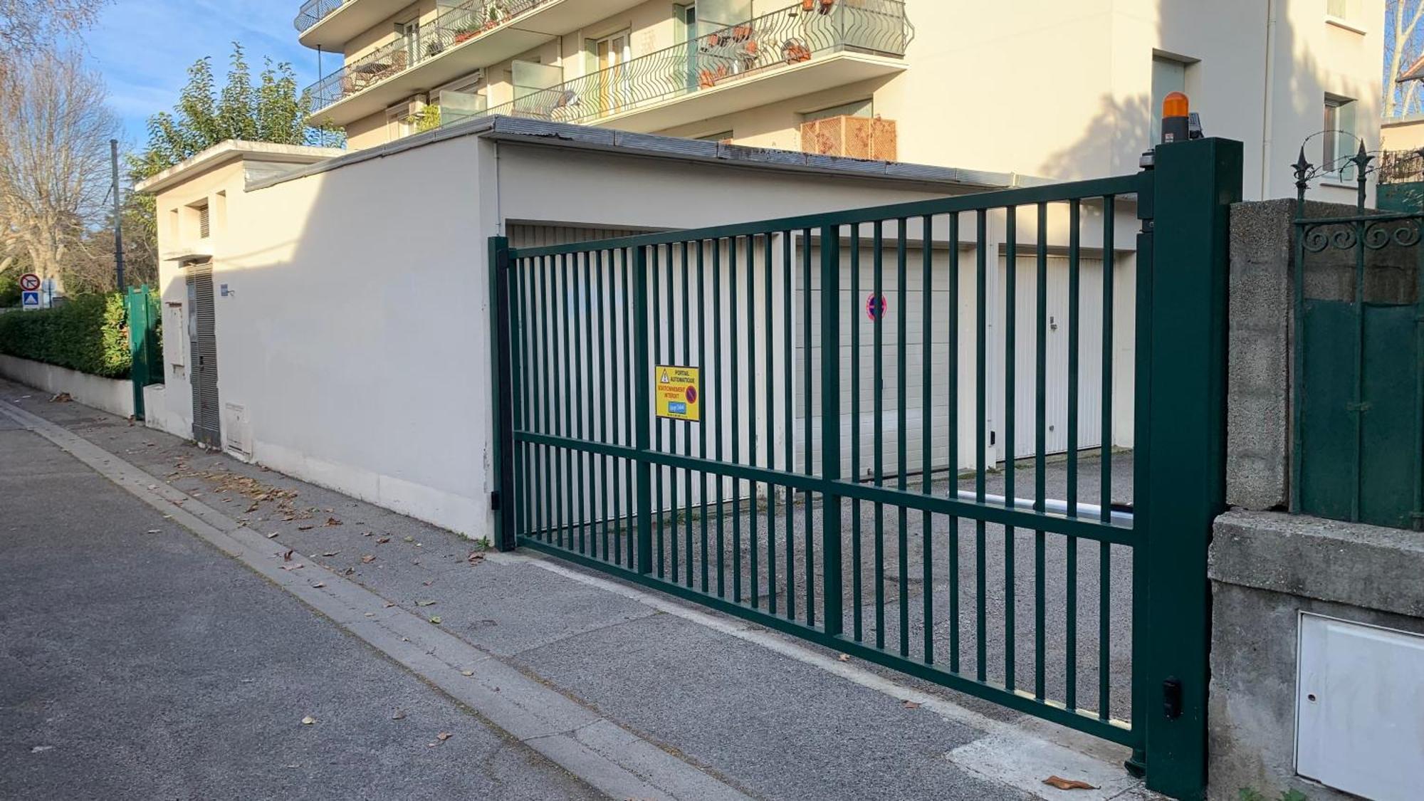Апартаменти Au Calme De L'Iris - Clim - Garage - Wifi - Tramway Авіньйон Екстер'єр фото